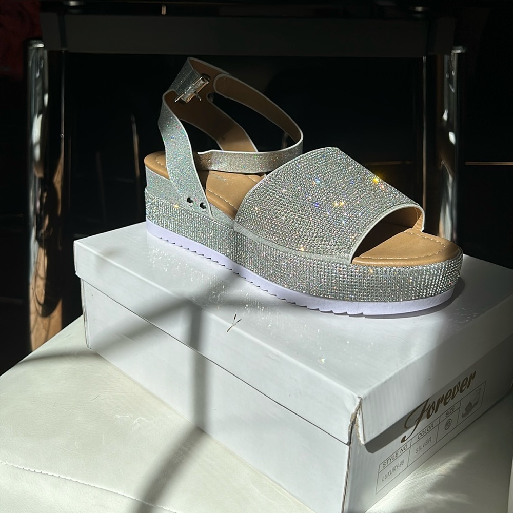 NWOT- Brand new platform sandals